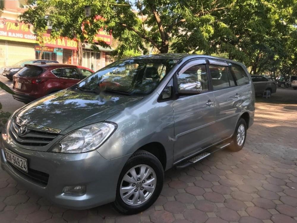 Toyota Innova 2011 - Cần bán lại xe Toyota Innova sản xuất năm 2011 giá cạnh tranh