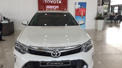 Toyota Camry 2.5Q 2018 - Bán ô tô Toyota Camry 2.5Q năm 2018, màu trắng