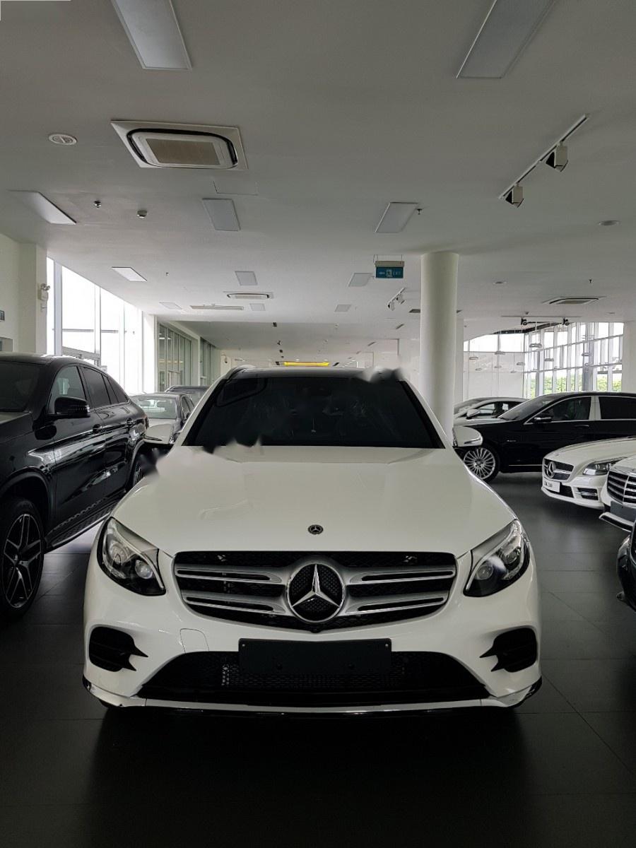 Mercedes-Benz GLC-Class GLC 300 4Matic 2018 - Bán xe Mercedes GLC 300 4Matic đời 2018, màu trắng