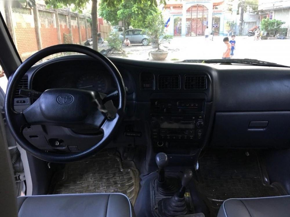 Toyota Hilux GL 2005 - Bán xe Toyota Hilux GL năm 2005, màu trắng, nhập khẩu nguyên chiếc