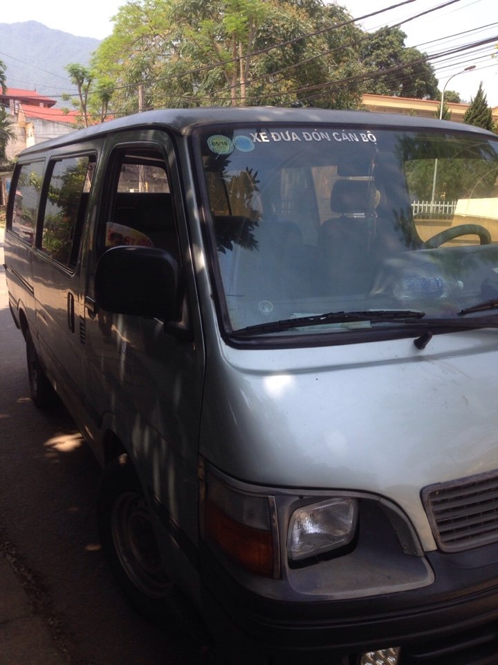 Toyota Hiace 2001 - Cần bán lại xe Toyota Hiace đăng ký lần đầu 2001, màu xanh lam, chính chủ, giá chỉ 52tr