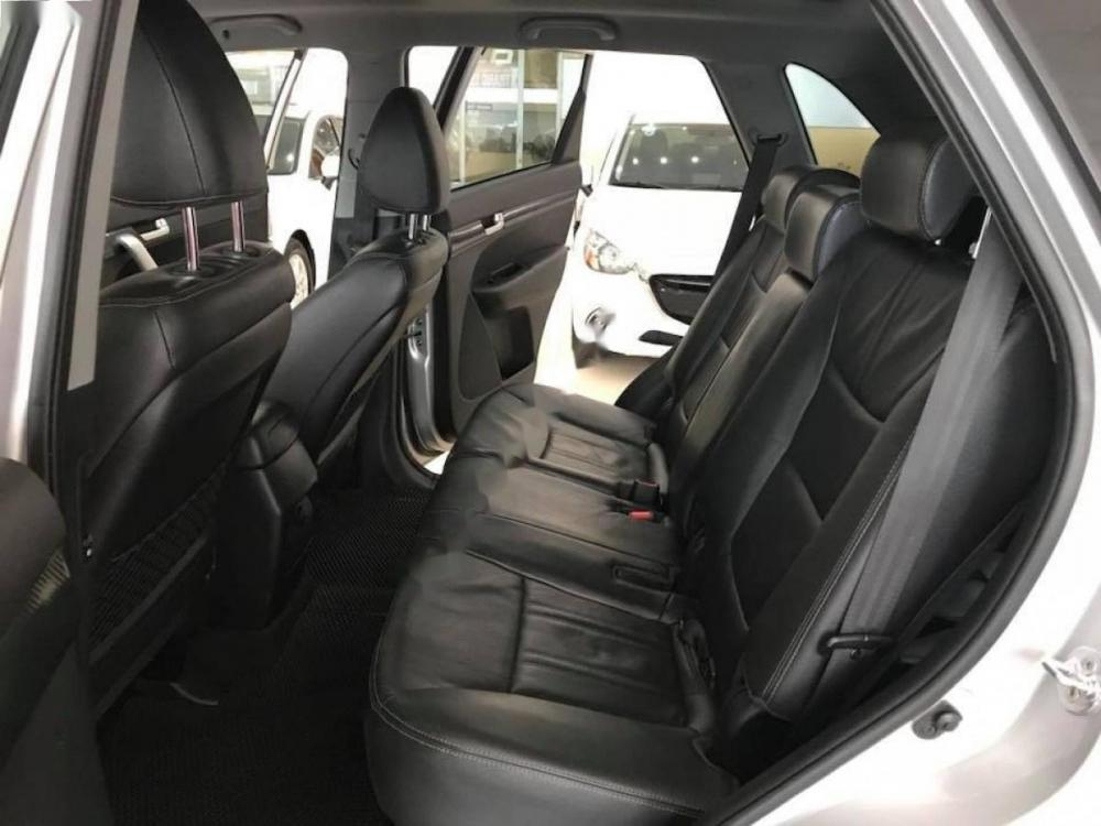 Kia Sorento 2.4AT 2014 - Cần bán lại xe Kia Sorento 2.4AT năm sản xuất 2014, màu bạc  