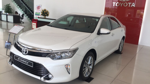 Toyota Camry 2.5Q 2018 - Bán ô tô Toyota Camry 2.5Q năm 2018, màu trắng