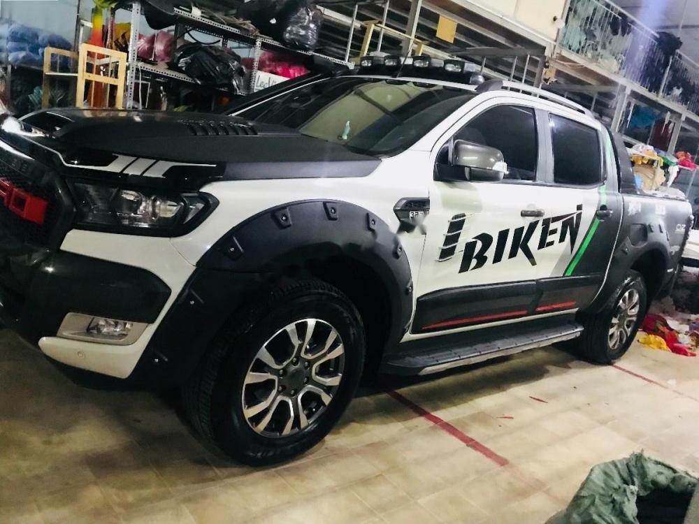 Ford Ranger Wildtrak 3.2L 4x4 AT 2016 - Cần bán gấp Ford Ranger Wildtrak 3.2L 4x4 AT sản xuất 2016, hai màu, nhập khẩu nguyên chiếc chính chủ