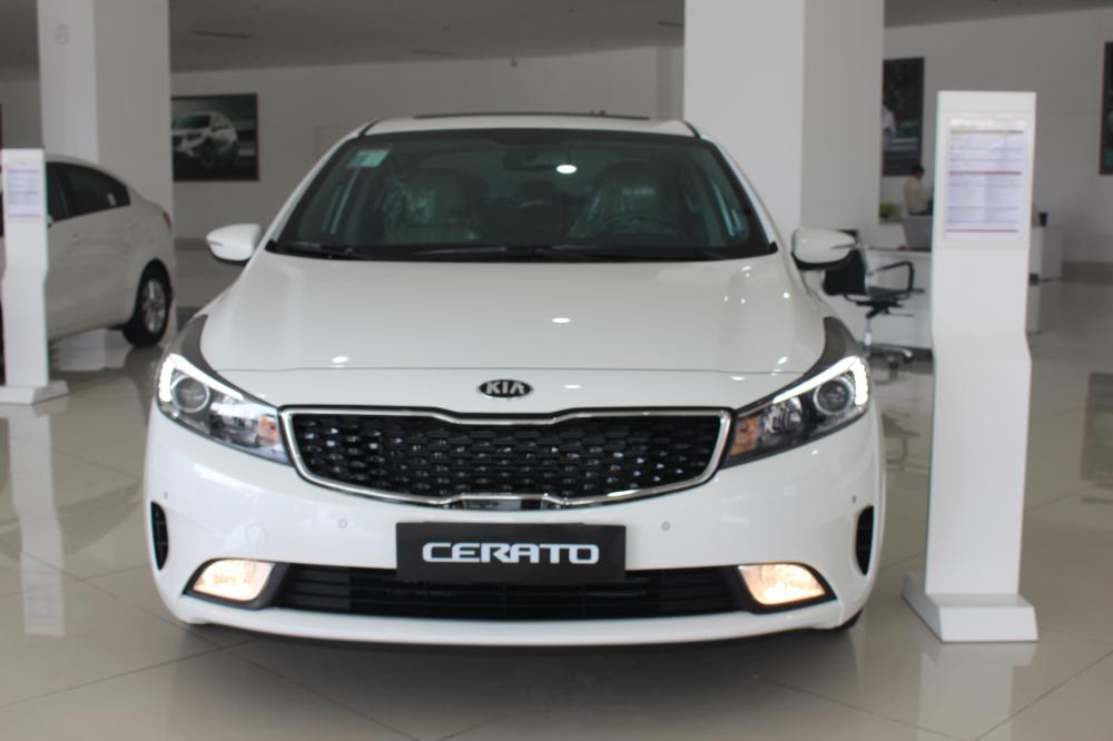 Kia Cerato 1.6 AT 2018 - Siêu ưu đãi - Kia Cerato 1.6 AT giá chỉ còn 589 triệu. Hotline: Tâm 0938.805.635