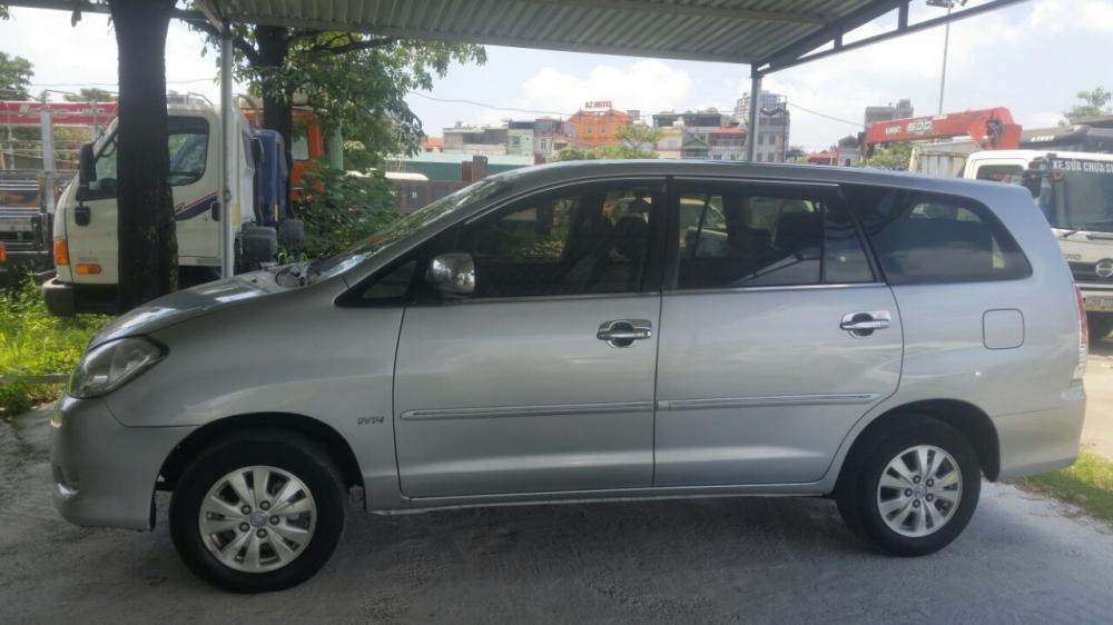 Toyota Innova  G 2010 - Cần bán Toyota Innova G sản xuất năm 2010, màu bạc, giá bán 426tr