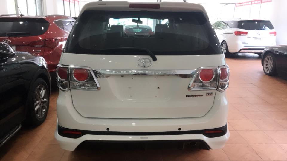 Toyota Fortuner 2.7V TRD Sportivo 2014 - Bán ô tô Toyota 2.7v TRD Sportivo năm 2014, màu trắng, giá 815tr