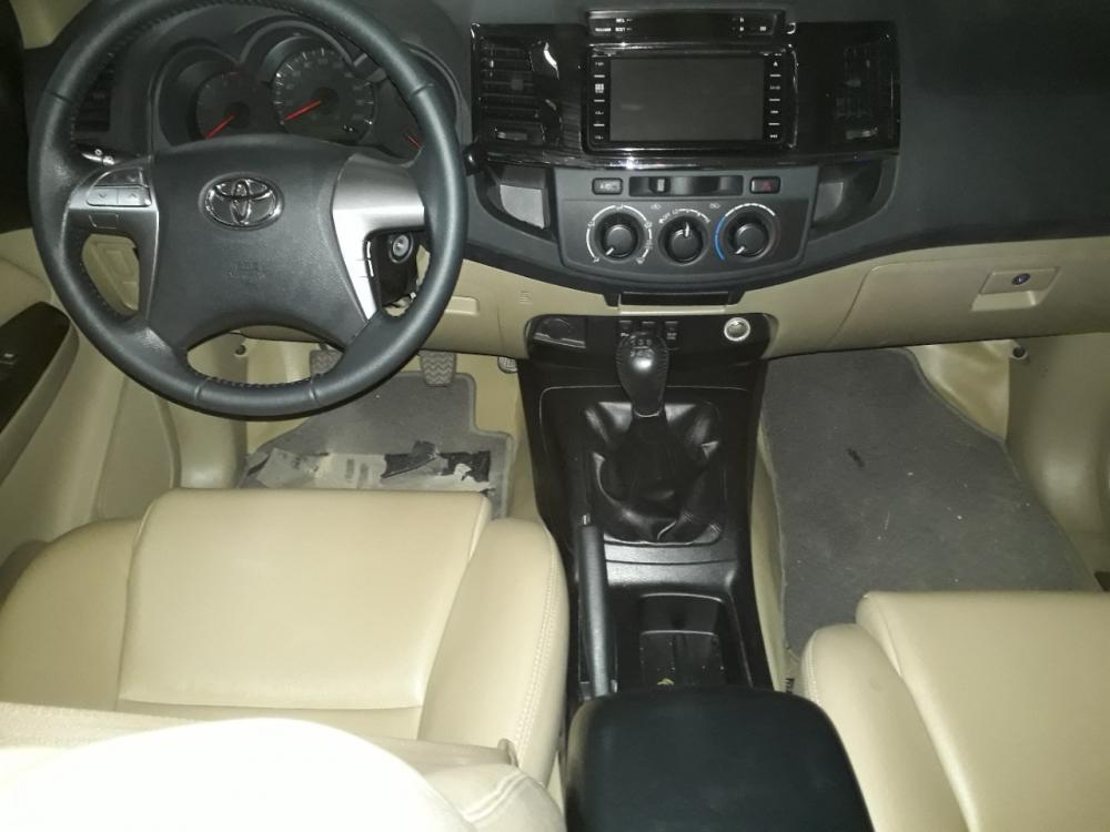 Toyota Fortuner G 2016 - Bán Fortuner máy dầu, số sàn, đời 2016, màu trắng, giá thương lượng