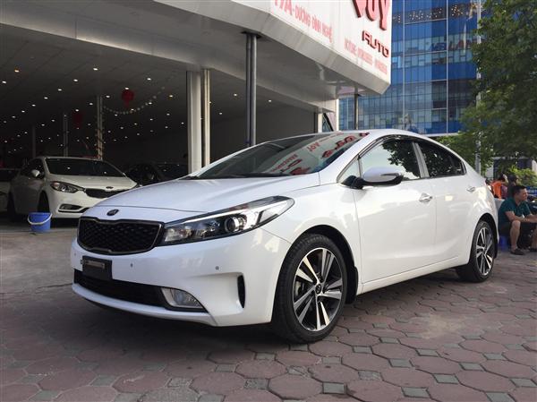 Kia Cerato 1.6AT  2017 - Cần bán Kia Cerato 1.6AT 2017, màu trắng, giá tốt