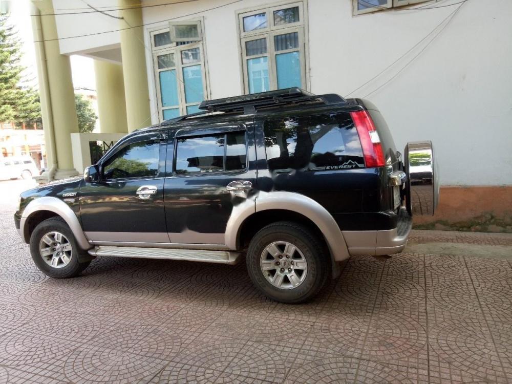 Ford Everest 2007 - Cần bán gấp Ford Everest sản xuất năm 2007, màu đen xe gia đình, giá chỉ 370 triệu