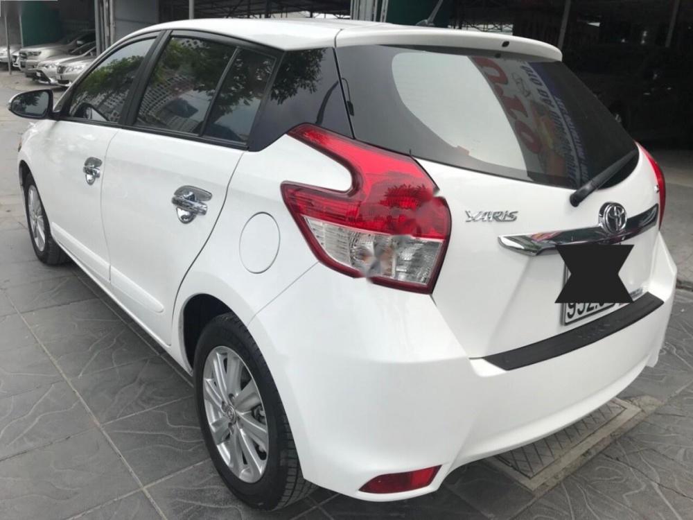 Toyota Yaris 2015 - Bán ô tô Toyota Yaris đời 2015, màu trắng, nhập khẩu như mới giá cạnh tranh