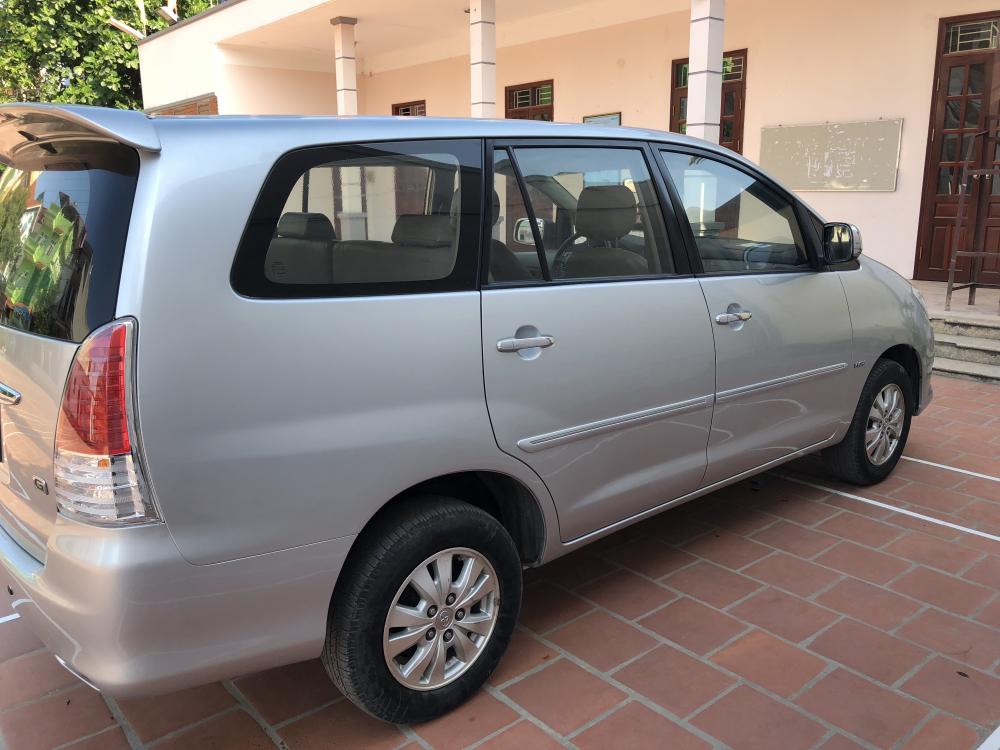 Toyota Innova G 2010 - Bán ô tô Toyota Innova G đời 2010, màu bạc