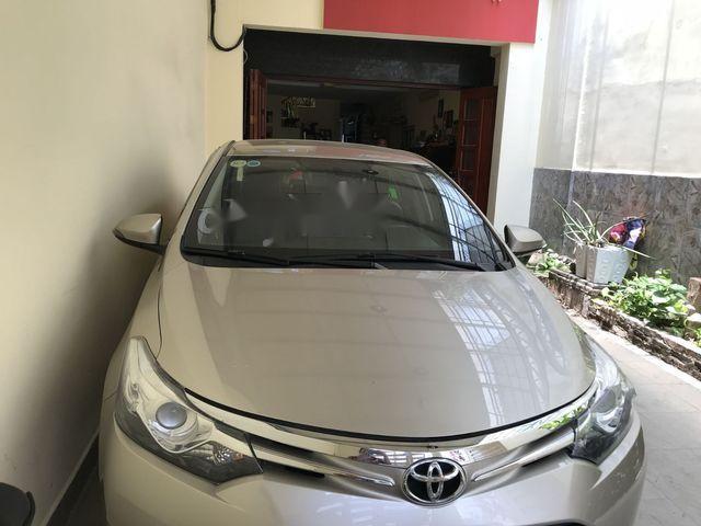 Toyota Vios   2015 - Cần bán lại xe Toyota Vios đời 2015, màu bạc xe gia đình
