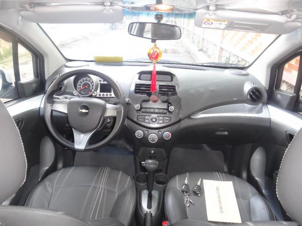 Chevrolet Spark LTZ 2013 - Cần bán lại xe Chevrolet Spark LTZ đời 2013, màu trắng