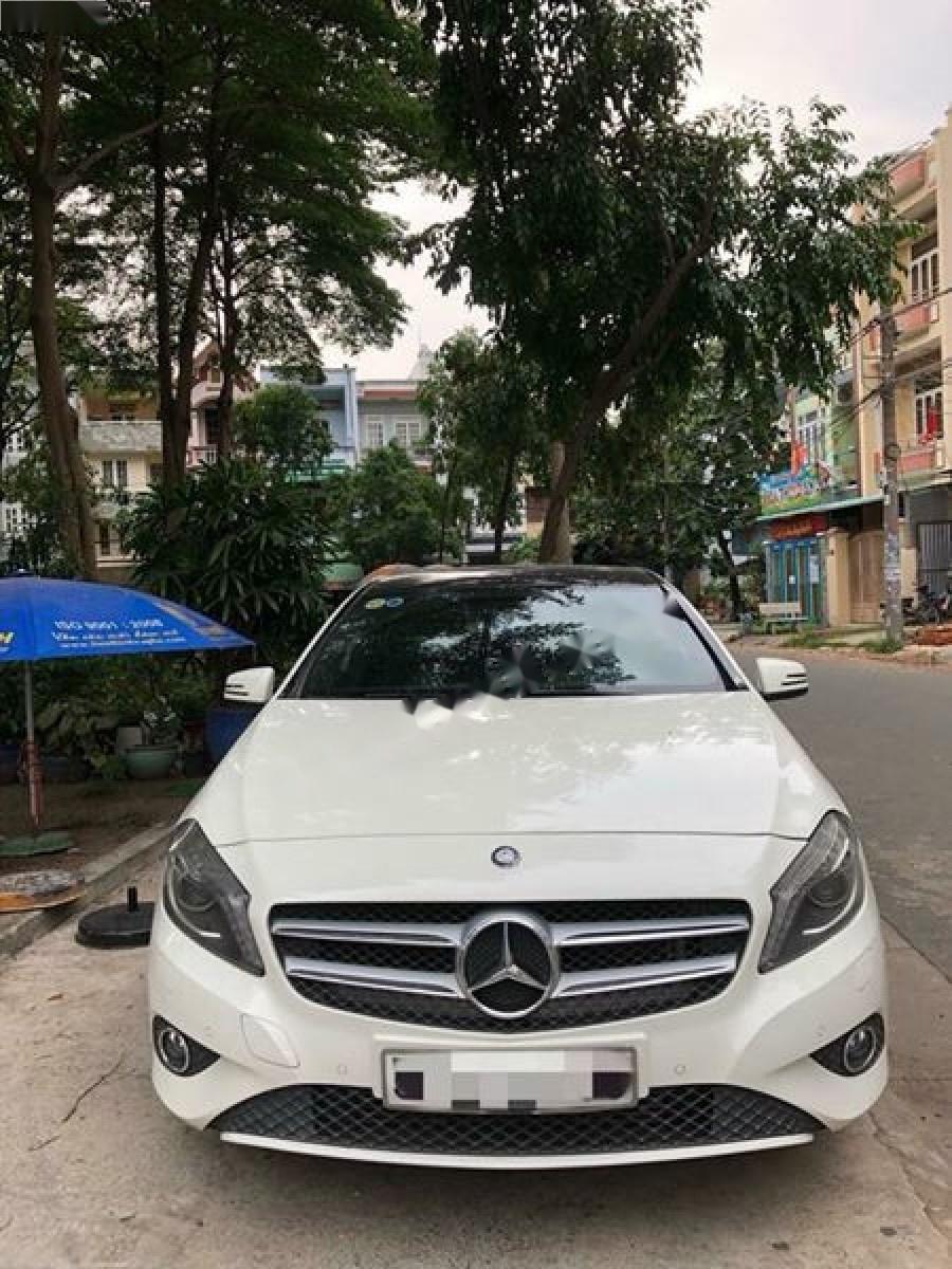 Mercedes-Benz A class A200 2015 - Bán xe Mercedes A200 đời 2015, màu trắng, xe nhập mới chạy 40.000km, giá 876tr