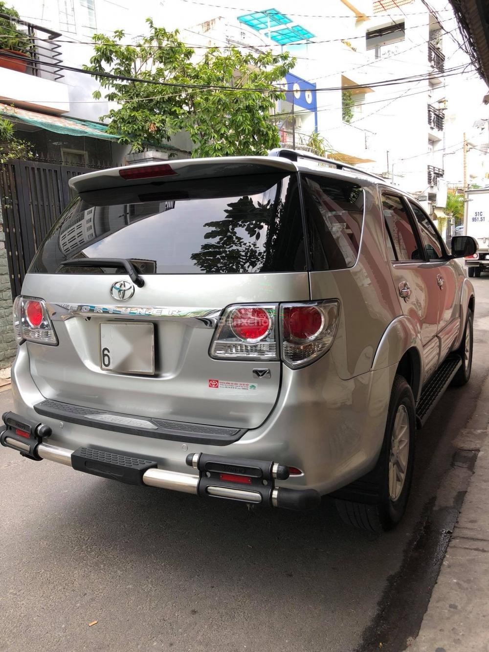 Toyota Fortuner 2013 - Bán ô tô Toyota Fortuner sản xuất năm 2013, màu bạc