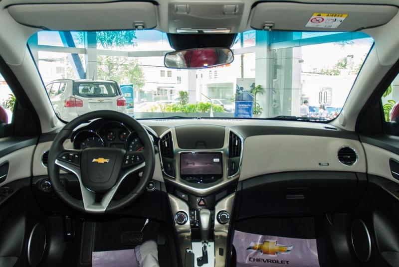 Chevrolet Cruze 2018 - Bán xe Cruze giá rẻ