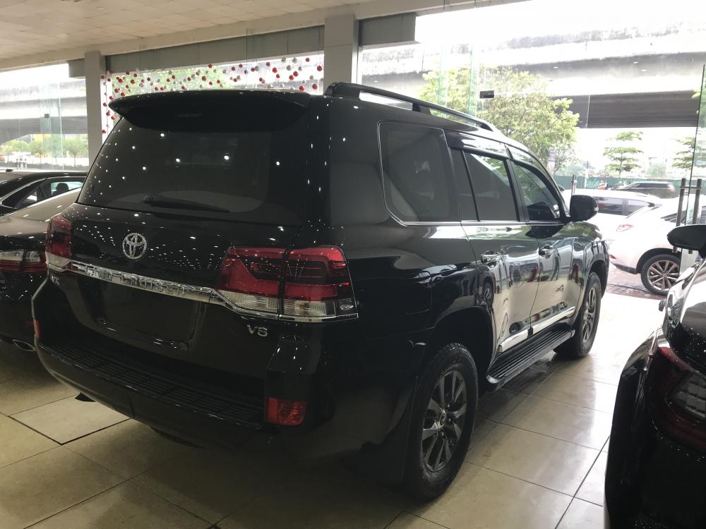 Toyota Land Cruiser VX 4.6 V8 AT 2017 - Bán Toyota Land Cruise 4.6 ,sản xuất và đăng ký 2016,xe cực mớ,biển Hà Nôi,thuế sang tên 2%.