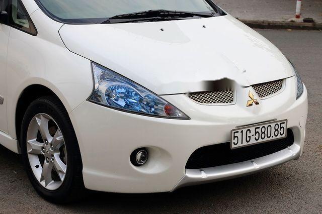 Mitsubishi Grandis  Limited 2011 - Bán Mitsubishi Grandis Limited sản xuất năm 2011, màu bạc xe gia đình