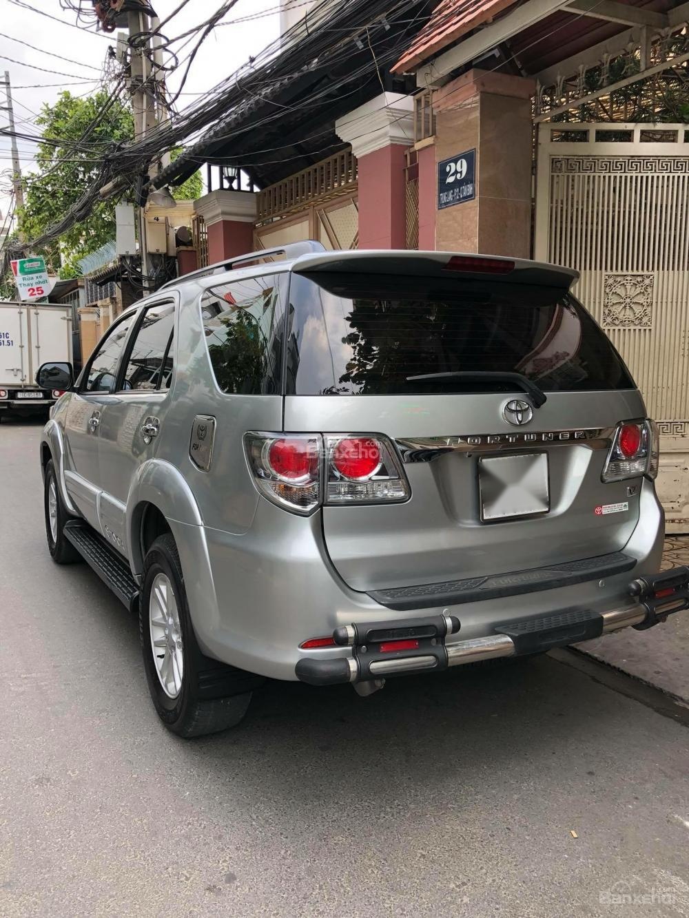 Toyota Fortuner 2013 - Bán ô tô Toyota Fortuner sản xuất năm 2013, màu bạc