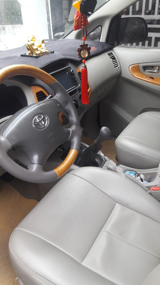 Toyota Innova 2011 - Cần bán lại xe Toyota Innova đời 2011