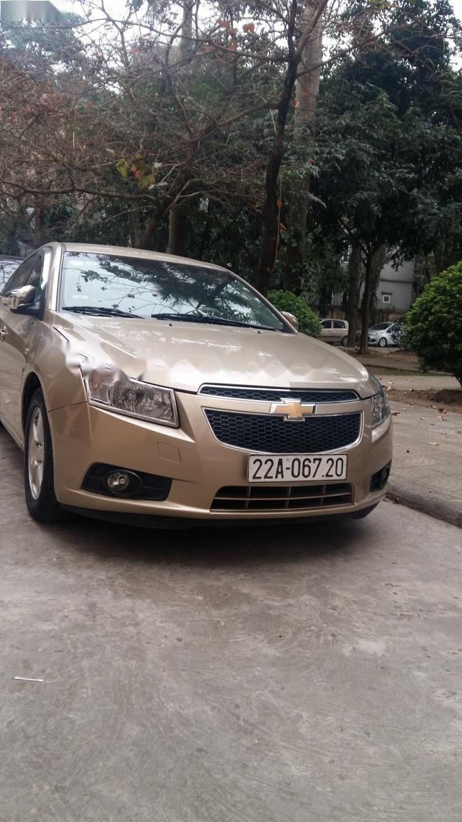 Chevrolet Cruze LS 2011 - Bán Chevrolet Cruze LS 2011, màu vàng cát