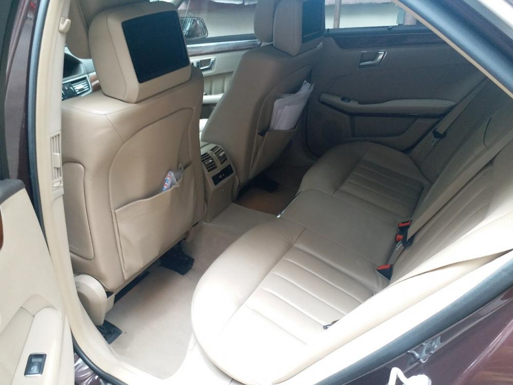 Mercedes-Benz E class 300 2011 - Mercedes E300 sản xuất 2011 đăng ký 2012 màu nâu cà phê, biển Hà Nội