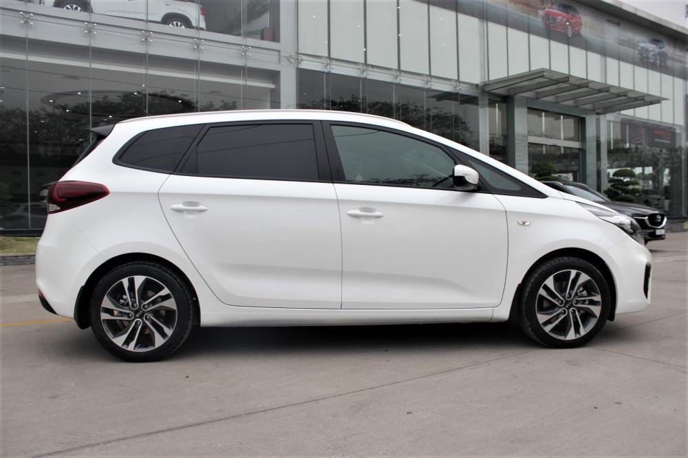 Kia Rondo GMT 2018 - Bán Kia Rondo 2.0 máy xăng, số sàn, đời 2018, LH: 0938.900.433