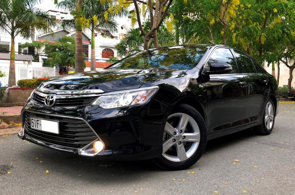 Toyota Camry 2.5 Q 2015 - Bán Camry 2.5Q 2015 một chủ mua mới, đi 26000 km