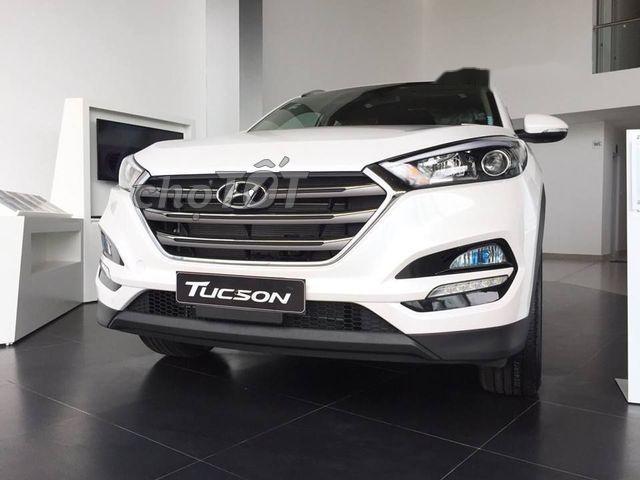 Hyundai Tucson 2018 - Cần bán xe Hyundai Tucson sản xuất năm 2018, màu trắng