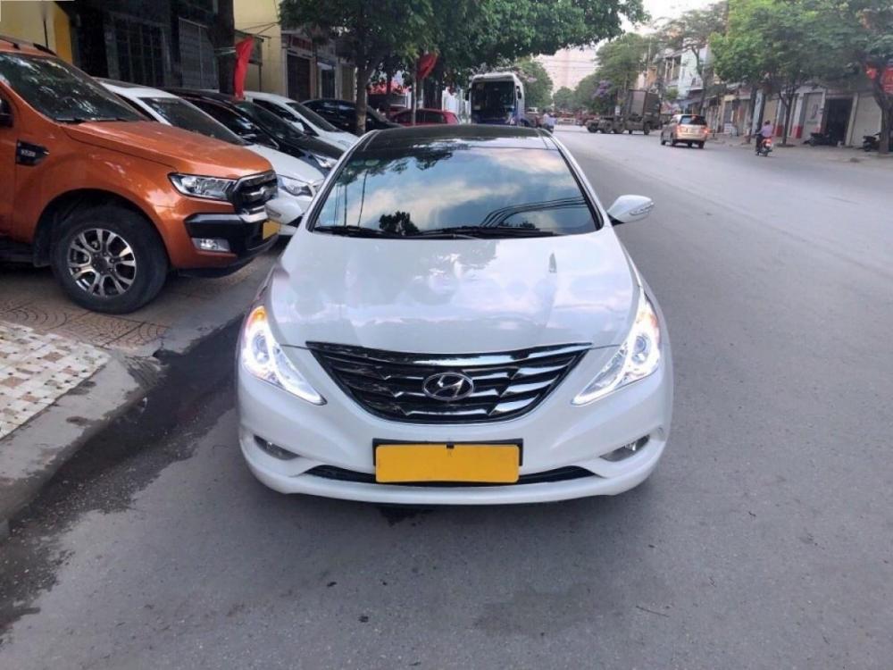 Hyundai Sonata Y20 2.0 AT 2010 - Bán Hyundai Sonata Y20 2.0 AT năm 2010, màu trắng, nhập khẩu giá cạnh tranh