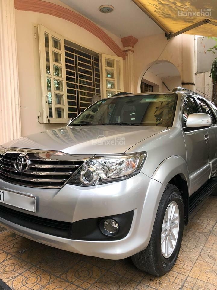 Toyota Fortuner 2013 - Bán ô tô Toyota Fortuner sản xuất năm 2013, màu bạc