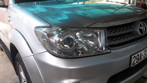 Toyota Fortuner   2.5 MT  2011 - Bán Toyota Fortuner 2.5 MT đời 2011, màu bạc 