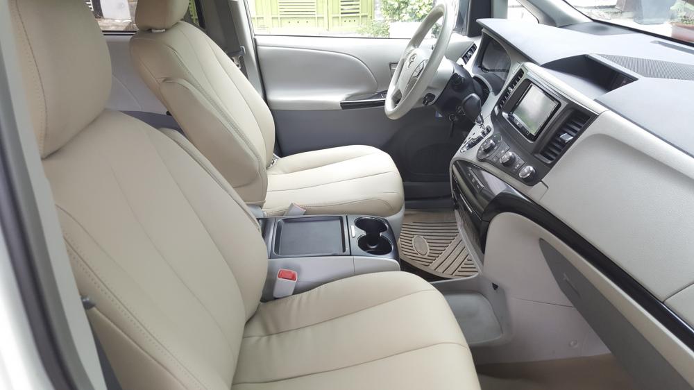 Toyota Sienna 2011 - Cần bán xe Toyota Sienna đời 2011, màu trắng, xe nhập