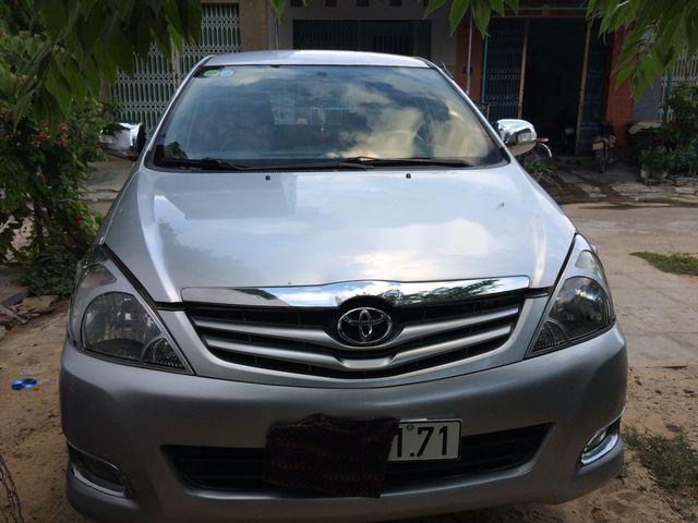 Toyota Innova 2009 - Bán ô tô Toyota Innova đời 2009, màu bạc  