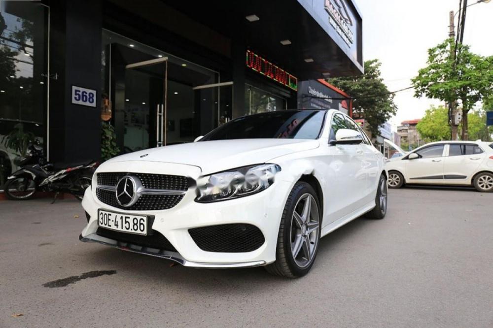 Mercedes-Benz C class   C300 AMG 2016 - Cần bán xe Mercedes C300 AMG sản xuất 2016, màu trắng