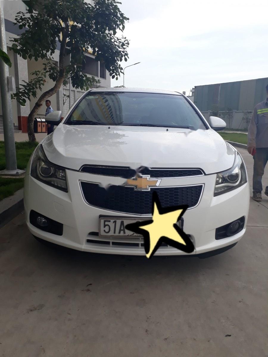 Chevrolet Cruze 2014 - Cần bán gấp Chevrolet Cruze đời 2014, màu tím, giá chỉ 390 triệu