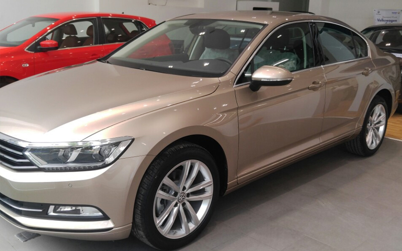 Volkswagen Passat GP 2018 - Bán Volkswagen Passat GP mới giá cạnh tranh, trả trước chỉ 300tr - 090.364.3659