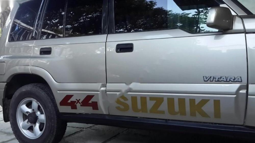 Suzuki Vitara 2005 - Bán Suzuki Vitara sản xuất năm 2005, nhập khẩu nguyên chiếc số sàn