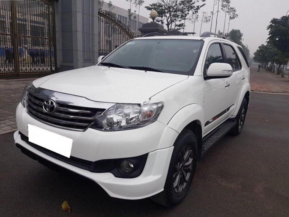 Toyota Fortuner V Sportivo 2015 - Bán Toyota Fortuner V Sportivo đời 2015, màu trắng