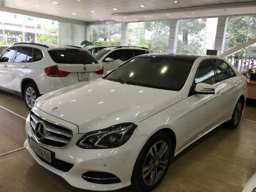 Mercedes-Benz E class 250 2013 - Cần bán xe Mercedes 250 sản xuất 2013, màu trắng