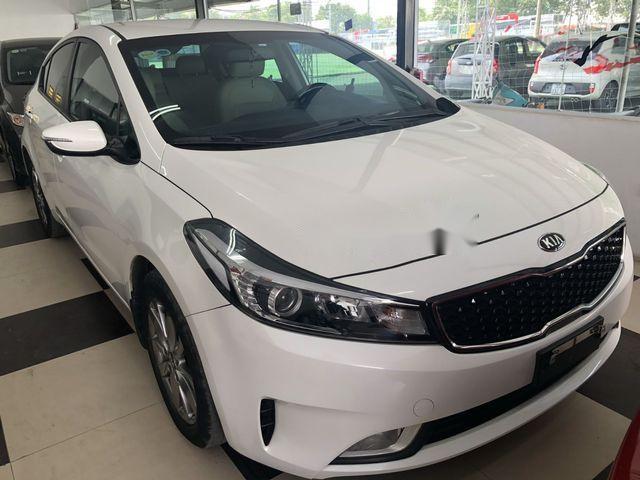 Kia Cerato  1.6 MT 2017 - Cần bán xe Kia Cerato 1.6 MT 2017, màu trắng chính chủ, 529 triệu