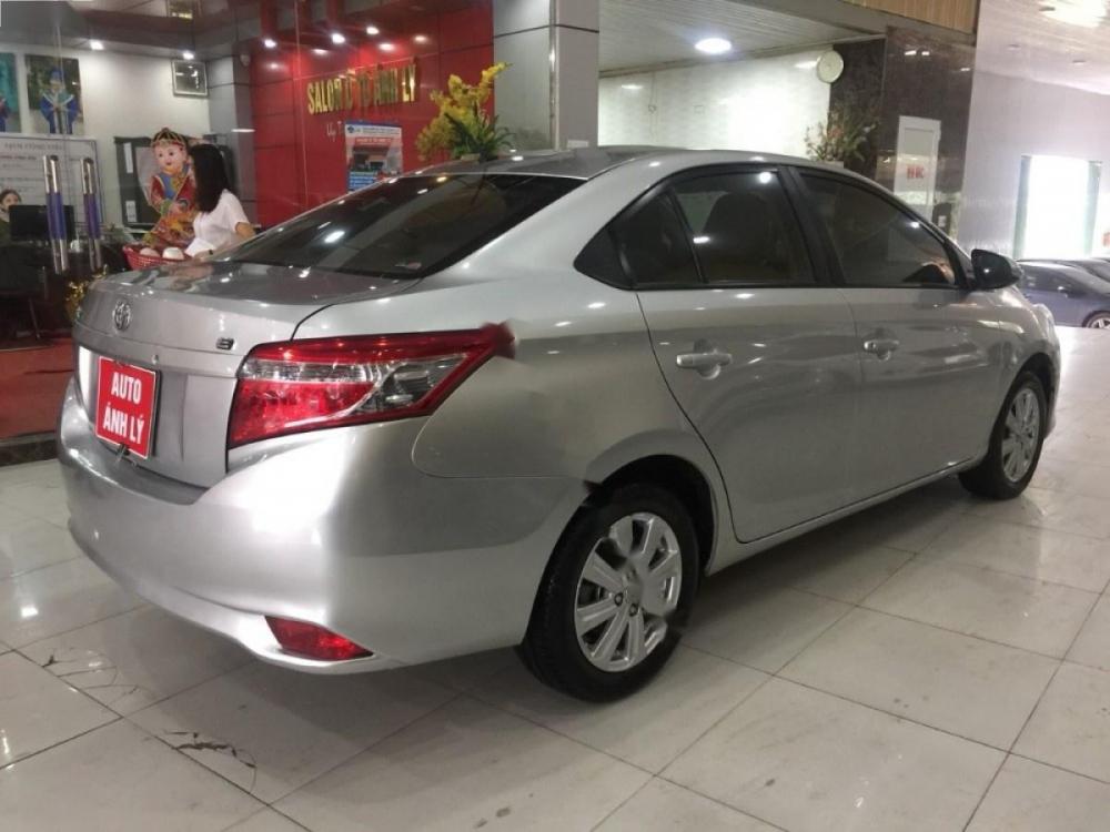 Toyota Vios 1.5E 2015 - Cần bán lại xe Toyota Vios 1.5E đời 2015, màu bạc