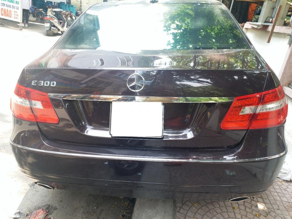 Mercedes-Benz E class 300 2011 - Mercedes E300 sản xuất 2011 đăng ký 2012 màu nâu cà phê, biển Hà Nội