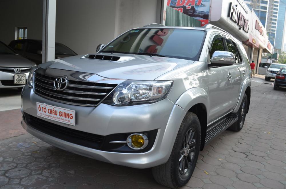 Toyota Fortuner 2.5G  MT 2015 - Cần bán xe Toyota Fortuner 2.5G MT đời 2015, màu bạc