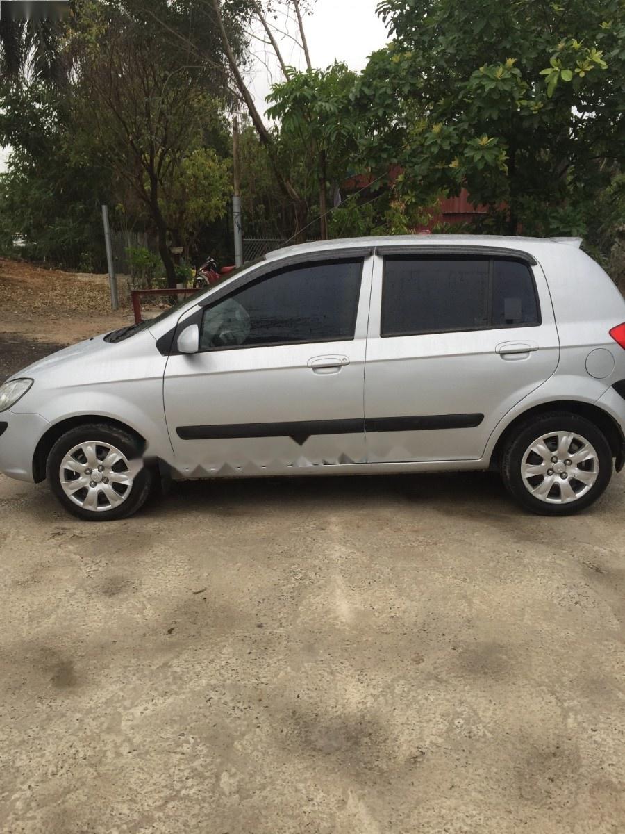 Hyundai Getz 2010 - Bán Hyundai Getz sản xuất năm 2010, màu bạc, xe nhập chính chủ