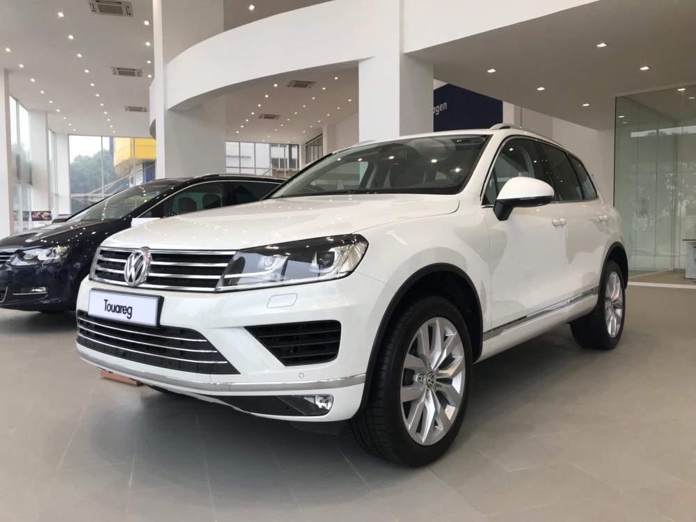 Volkswagen Touareg 2018 - Bán Volkswagen Touareg 2018, nhập khẩu nguyên chiếc từ Đức