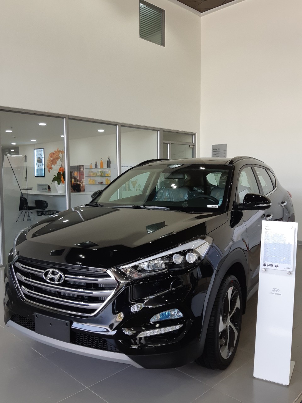 Hyundai Tucson 2018 - Hyundai Trường Chinh- Bán Hyundai Tucson 2018 đủ màu giao ngay, lấy xe từ 255tr có full phụ kiện liên hệ 0938539286