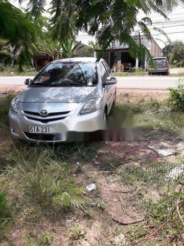 Toyota Vios 2008 - Cần bán xe Toyota Vios đời 2008, màu bạc số sàn, giá tốt