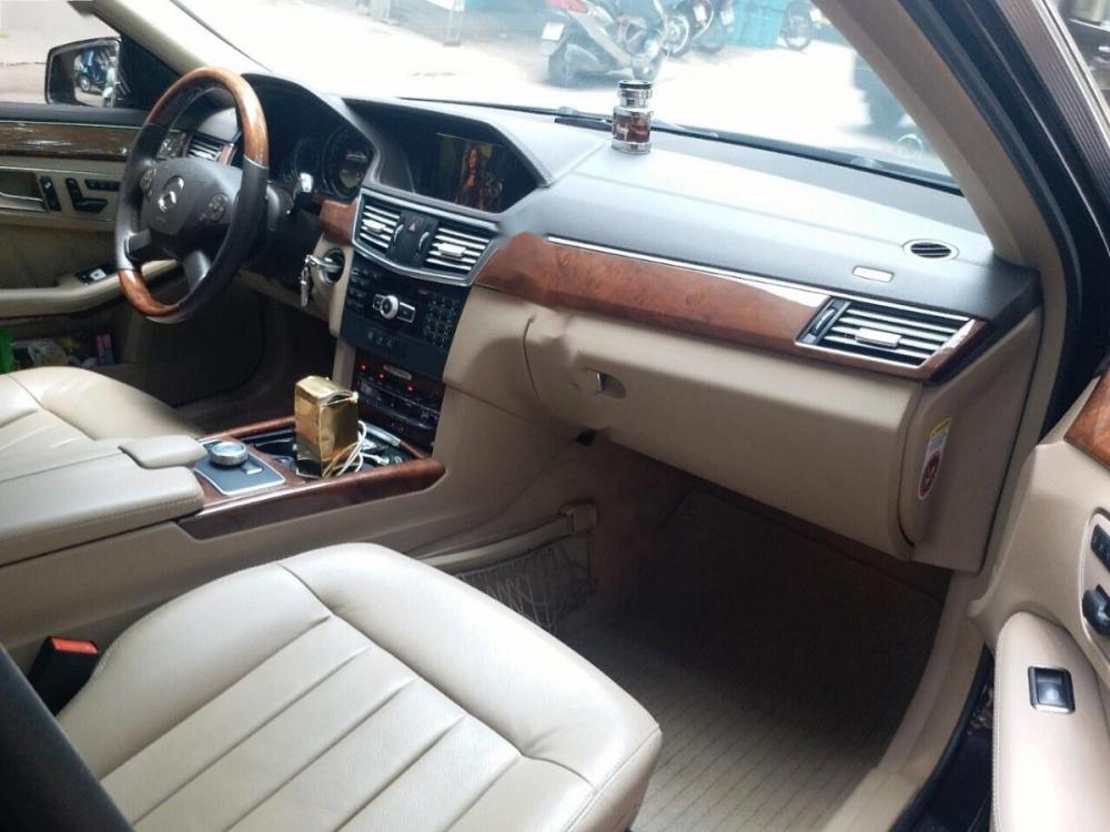 Mercedes-Benz E class E300 2011 - Chính chủ bán xe Mercedes E300 năm 2011, màu nâu, nhập khẩu